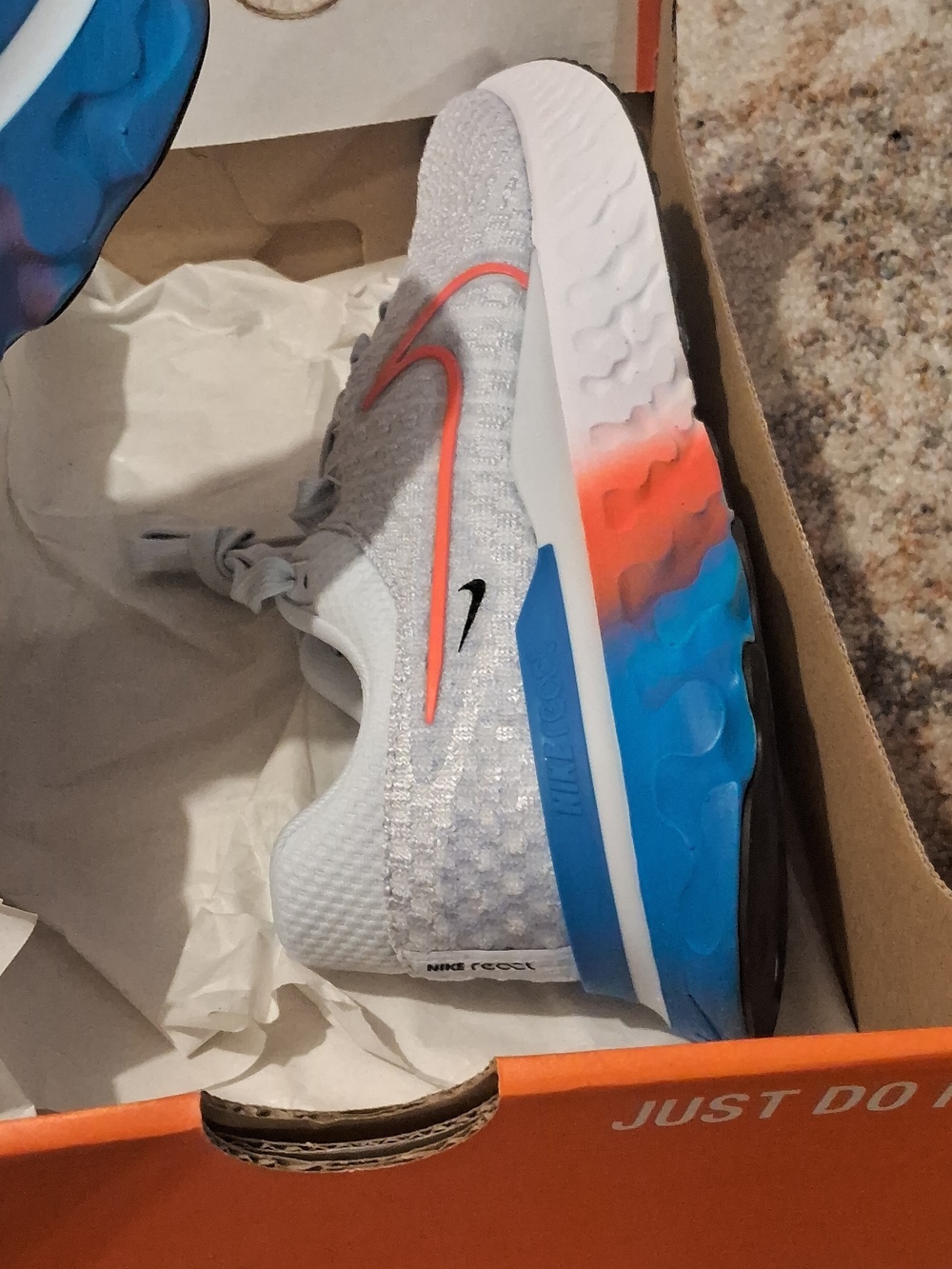 Nike Light Gray Running Shoes with Coral & Blue Accents/Nike REACT INFINITY RUN⭐ - Picture 2 of 8